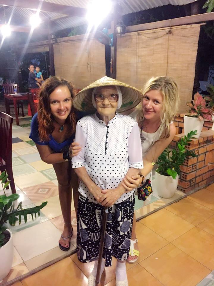 Idosa de 89 anos prova ao mundo que idade não é sinônimo de incapacidade, ela está viajando o mundo sozinha