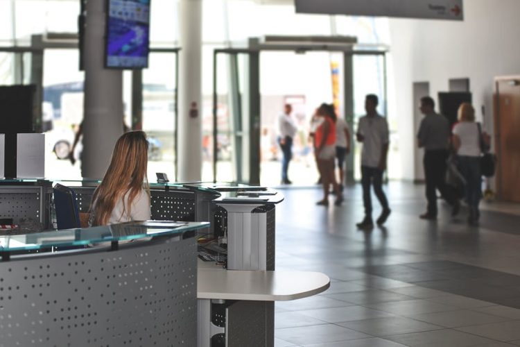 como ganhar dinheiro como recepcionista